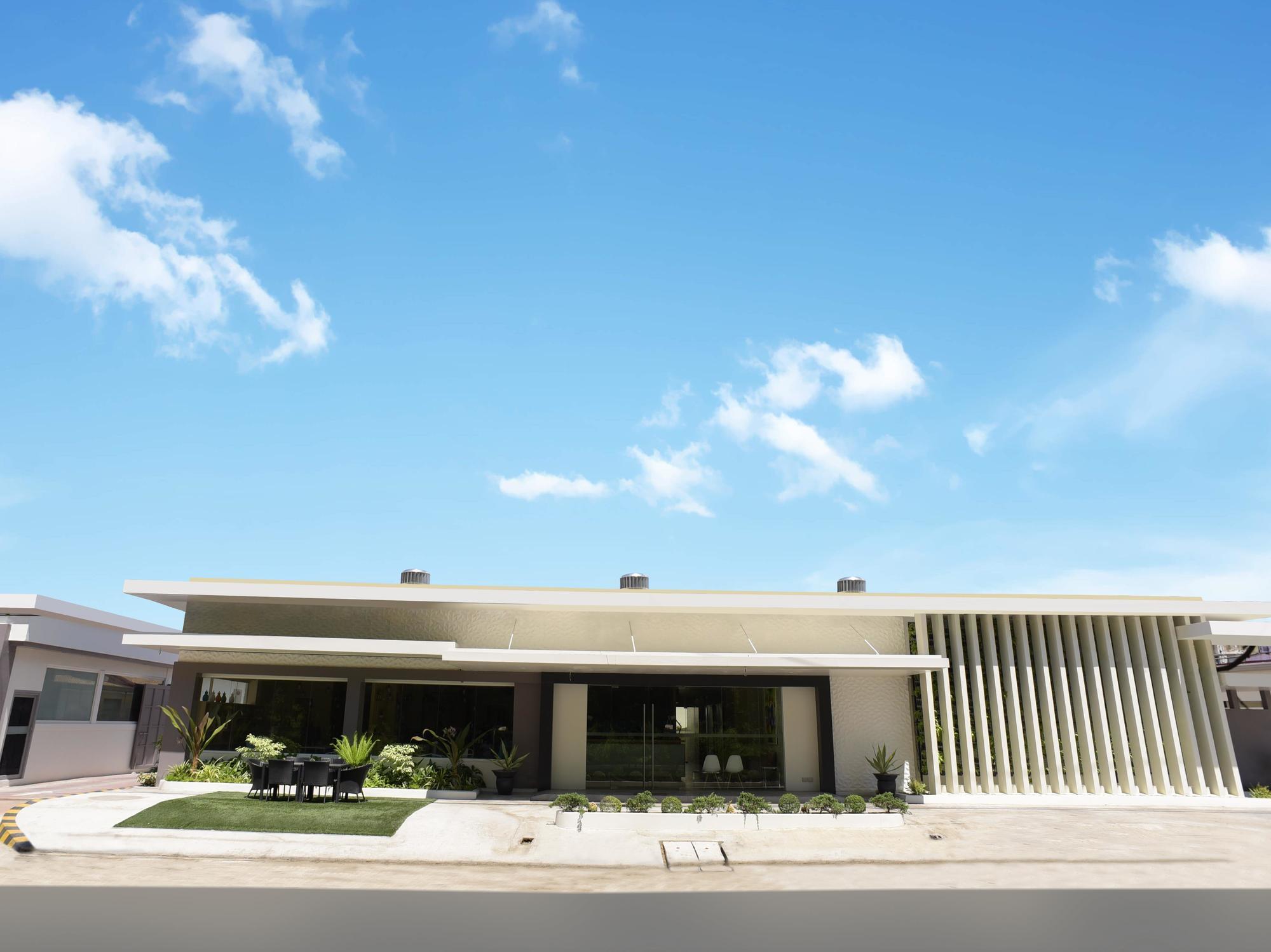 Laoag Parklane Hotel Экстерьер фото